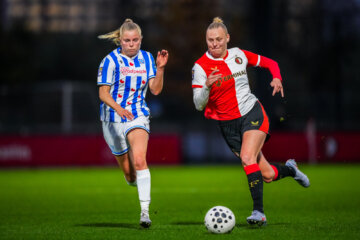 Een duel tussen Feyenoord en SC Heerenveen