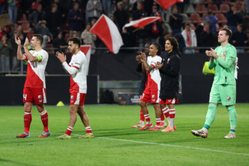 FC Utrecht bedankt de supporters
