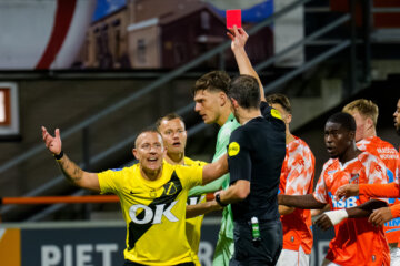 Lewis Holtby kreeg rood tegen FC Volendam