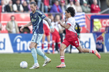 Wout Weghorst en Gjivai Zechiël