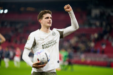 Guus Til na zijn hattrick