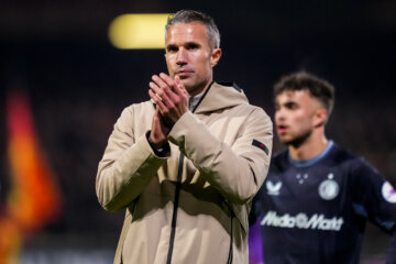 Robin van Persie klapt