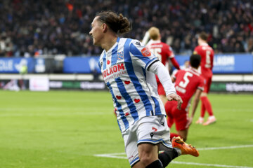 Maxence Rivera tegen AZ