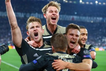 Matthijs de Ligt, Frenkie de Jong, Joël Veltman, Hakim Ziyech en Lasse Schöne