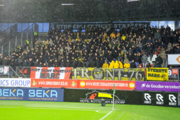 Fans van NAC in het uitvak van Sparta