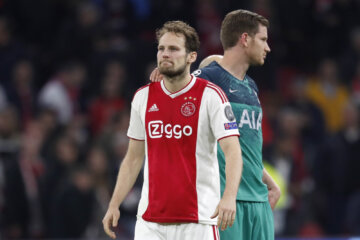Daley Blind en Jan Vertonghen na afloop van de wedstrijd