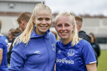 Kika van Es en Inessa Kaagman bij Everton