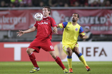 Luuk de Jong in actie voor FC Twente