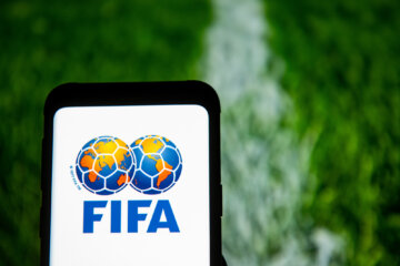 Het logo van de FIFA op een telefoon