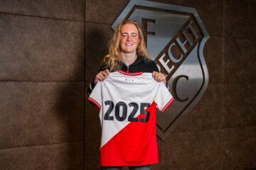 Amber Visscher tekent haar eerste profcontract bij FC Utrecht