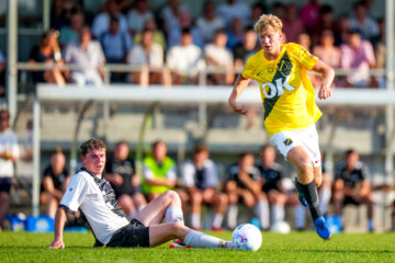 Daan van Reeuwijk aan de bal