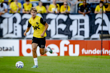 Daan van Reeuwijk in het shirt van NAC Breda