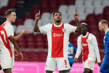 Danilo in actie voor Ajax