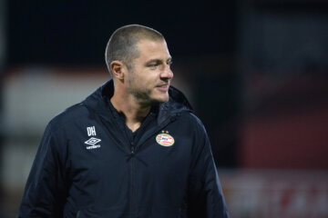 Danny Koevermans als trainer bij de PSV Vrouwen