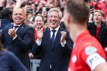 Earnest Stewart en Marcel Brands vieren de landstitel