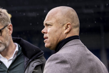 Earnest Stewart voor de 0-8 tegen SC Heerenveen