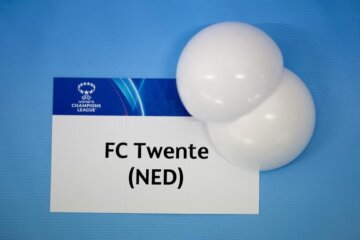 FC Twente bij de loting van de UEFA Women's Champions League