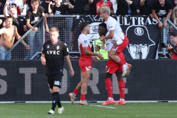FC Utrecht juicht tegen Willem II