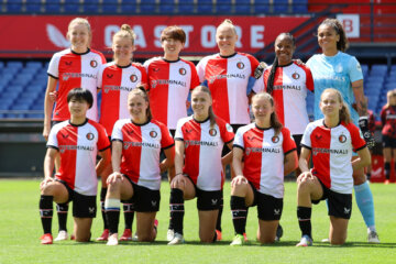 Het elftal van Feyenoord voorafgaand aan de wedstrijd tegen Excelsior in De Kuip