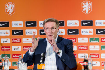 Hans van Breukelen in dienst van de KNVB