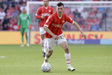 Hirving Lozano tegen Vitesse