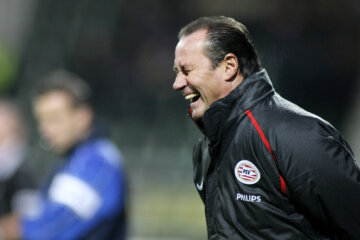 Huub Stevens als trainer van PSV