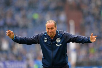 Huub Stevens namens Schalke 04