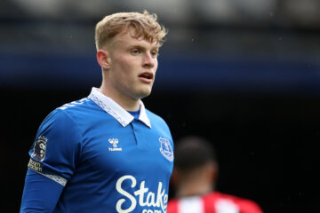 Jarrad Branthwaite in het shirt van Everton