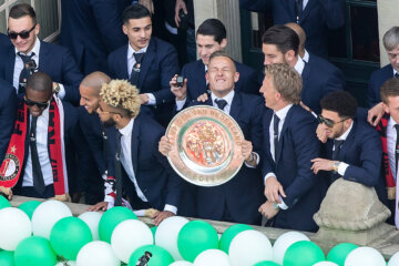 Jens Toornstra met de schaal