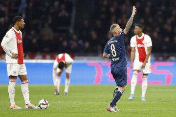 Joeri de Kamps scoort tegen Ajax