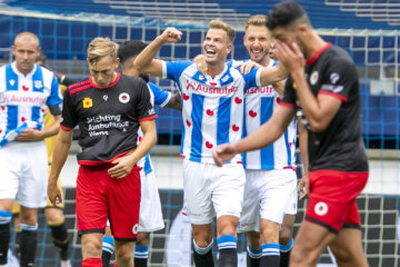 Joost van Aken scoort