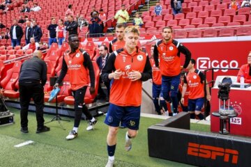 Kristian Hlynsson begint met een warming up