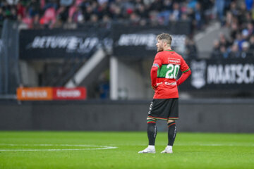 Lasse Schone baalt tegen SC Heerenveen