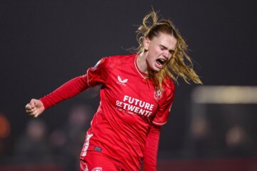 Liz Rijsbergen scoort tegen PEC Zwolle