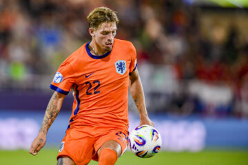 Luciano Valente met de bal