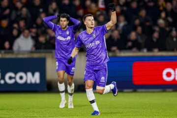 Ajdin Hrustic na zijn treffer tegen Go Ahead Eagles