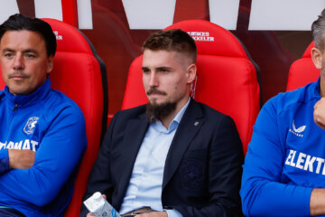 Michal Sadilek op de bank