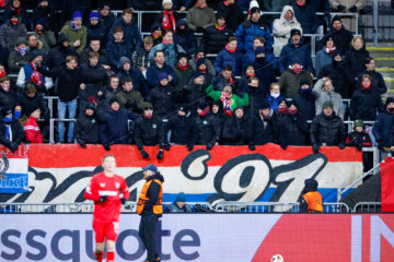 FC Twente-fans in het uitvak bij Bodø/Glimt