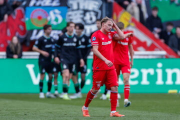 Sem Steijn baalt na een goal van Feyenoord