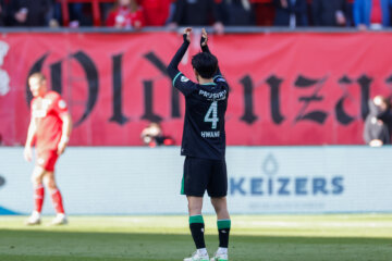 Hwang In-beom klapt richting Vak-P