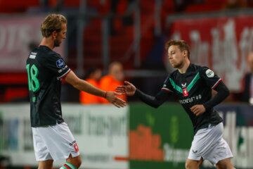 Mathias Kjølø komt in het veld voor Michel Vlap