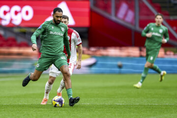 Marvin Peersman met de bal