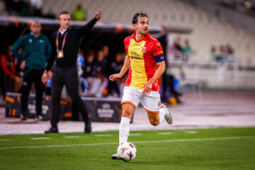 Mats Deijl aan de bal in Griekenland