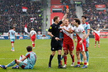 Miguel Rodriguez krijgt rood