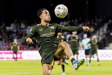 Milano Jonathans bij Jong FC Utrecht