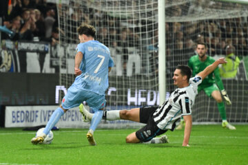 Mitchell van Bergen tijdens het duel met Heracles