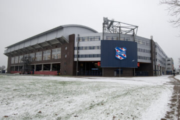 Sneeuw bij het Abe Lenstra Stadion