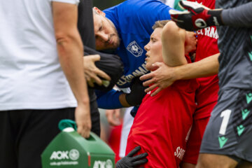 Alfons Sampsted in actie voor FC Twente
