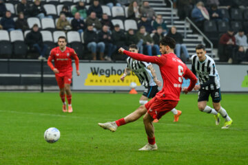 Ricky van Wolfswinkel scoorde de penalty tegen Heracles Almelo
