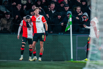 Anis Hadj Moussa en Luciano Valente juichen